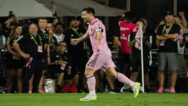 Messi ilk maçında Inter Miami'nin galibiyet golünü attı