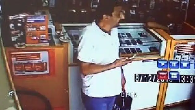 Telefon hırsızı güvenlik kamerasında