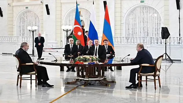 Rusya, Azerbaycan ve Ermenistan arasındaki üçlü görüşme Moskova'da başladı