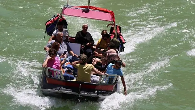 Karanlık Kanyon'da zipline ve tekne keyfi