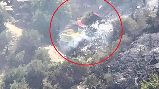 Yunanistan'da düşen yangın söndürme uçağındaki 2 pilot hayatını kaybetti