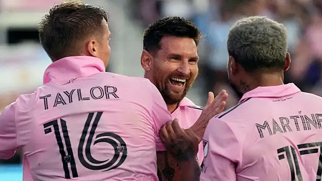 Messi boş geçmiyor