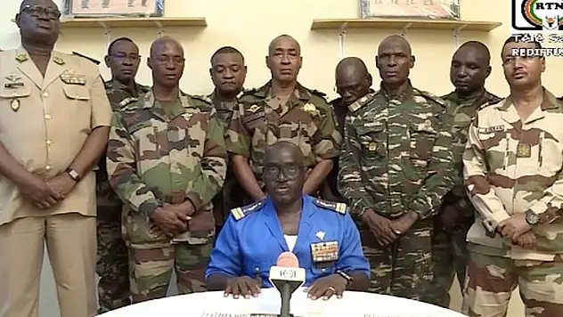 Nijer'de darbe Cumhurbaşkanlığı Muhafız Alayı'ndan geldi