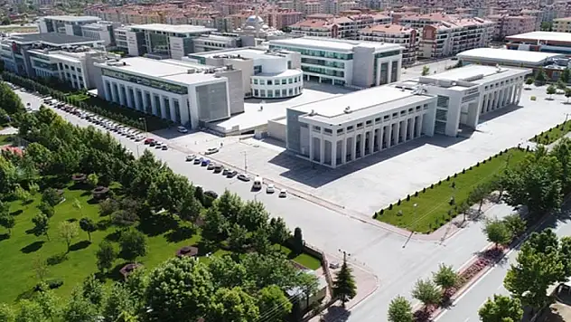 Üniversite adayları, başarıyı KTO Karatay'da yakalayacak