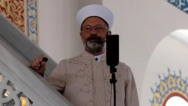 Başkan Ali Erbaş, cuma namazını o ilde kıldırdı