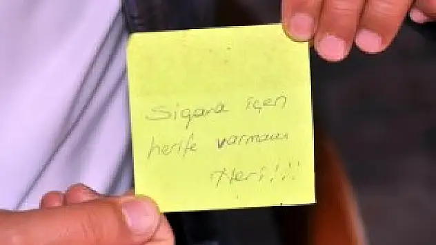 Sigaranın zararlarını 'cansız mankenle' anlatıyorlar