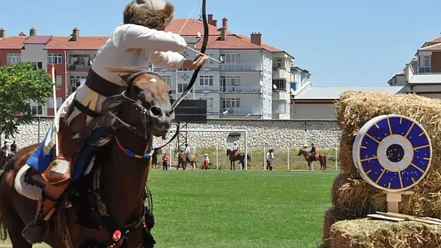 Atlı Okçuluk Türkiye Şampiyonası çeyrek final yarışları Konya'da başladı