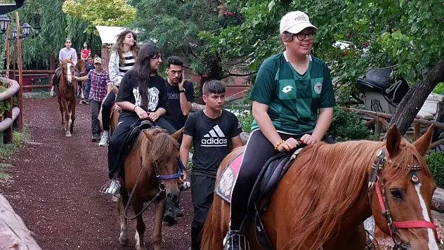 Karatay Gençlik Meclisi Yaz Okulu' eğitimleri sürüyor