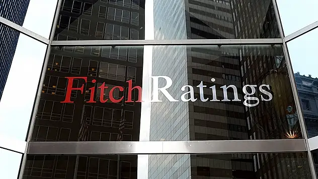 Fitch, ABD'nin uzun vadeli kredi notunu düşürdü