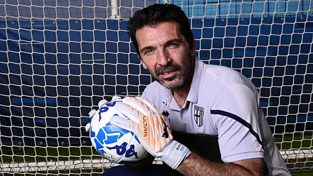 Buffon, futbola veda etti