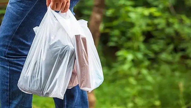 Plastik poşet ücreti 25 kuruş olarak devam edecek