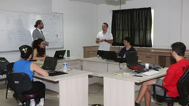 Yeni nesil staj: Öğrenci firmaya değil, firma öğrenciye geliyor