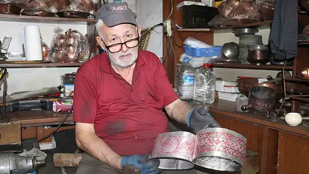 Babasından devraldığı mesleği devredecek çırak bulamıyor