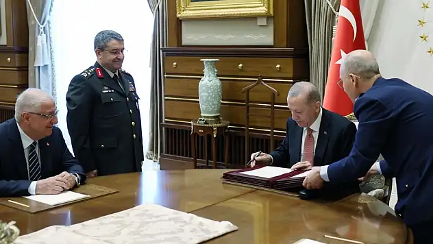 Yüksek Askeri Şura terfi ve atamaları Resmi Gazete'de