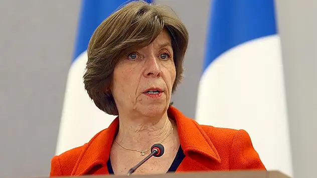 Fransa'dan açıklama: Darbecilerin yarına kadar zamanı var