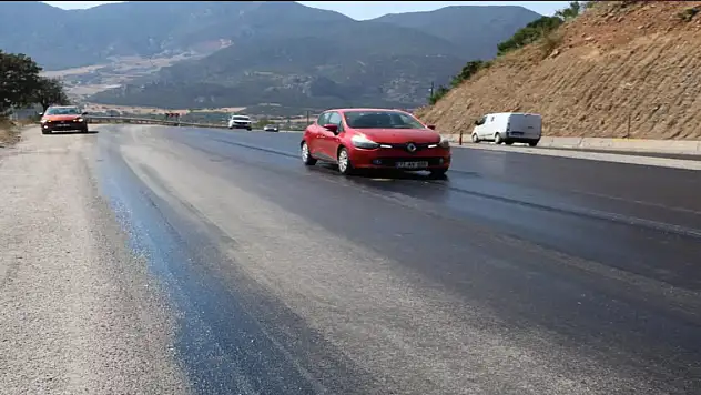 Sıcak hava asfaltı eritti