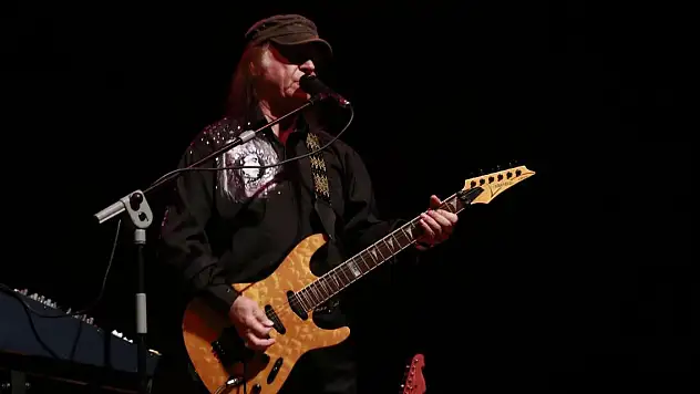 Erkin Koray hayatını kaybetti