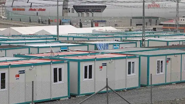 20 günde iki farklı bölgeye toplamda 541 konteyner inşa ettiler