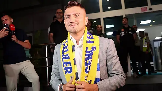 Cengiz Ünder resmen Fenerbahçe'de! Yıllık ücreti belli oldu