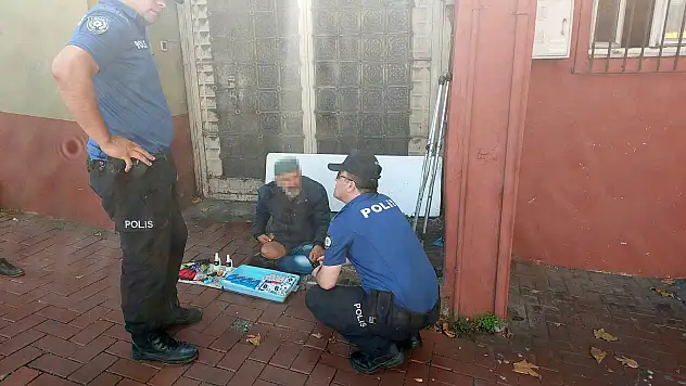 Ereğli'de ilginç olay, dilencinin kesik bacağını görünce çığlık attı
