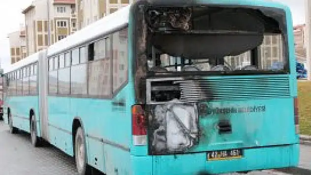 Yolcu otobüsü alev aldı