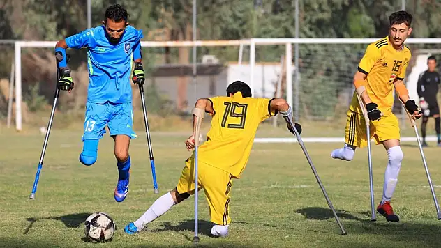 Irak'taki şiddet olaylarında uzuvlarını kaybedenler futbolla hayata tutunuyor