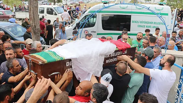 Amca çocuklarının kız kavgasında öldürülen kasiyer Merve, toprağa verildi