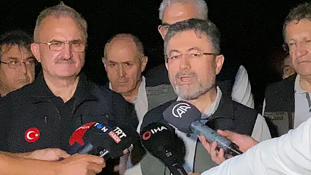 Çanakkale'de orman yangını  sürüyor