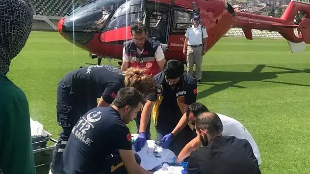 Doğumda fenalaşan annenin yardımına ambulans helikopter yetişti