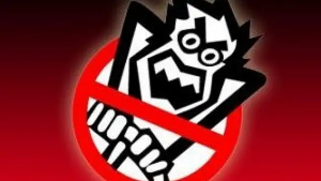 Gaziantep'te iplik yüklü tır devrildi: 1 yaralı