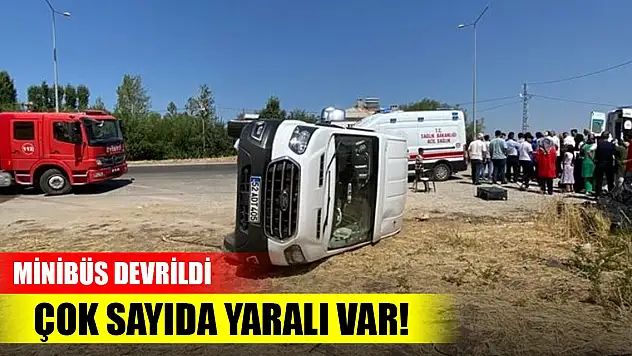 Van'da minibüsün devrilmesi sonucu 14 kişi yaralandı