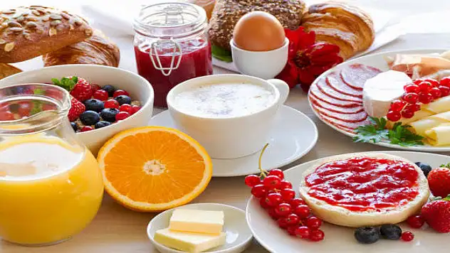 Kahvaltıda bu besinleri tüketmek bağırsakları perişan ediyor! Kan şekerini zıplatıyor