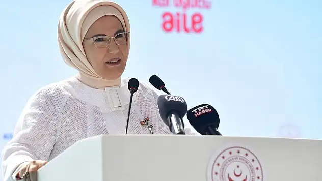 Emine Erdoğan A Milli Kadın Voleybol Takımı'nı tebrik etti