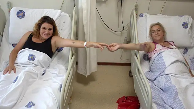 Annesine böbreğini bağışladı: Onun bedeninde var oldu, ona geri döndü