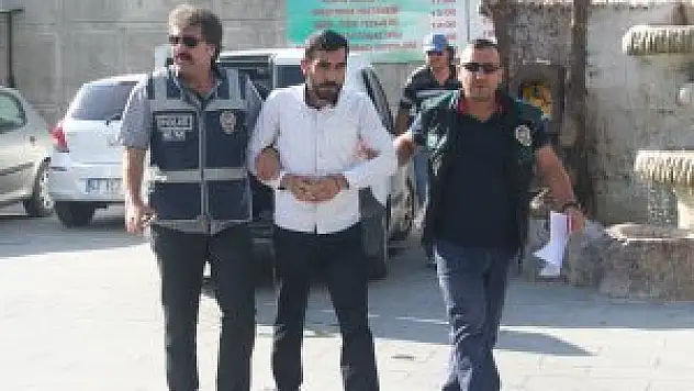 Uyuşturucuyu pazarladıkları kadınlara sattırmışlar