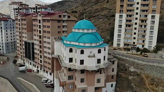 6 katlı cami! Görenler hayrete düşürüyor