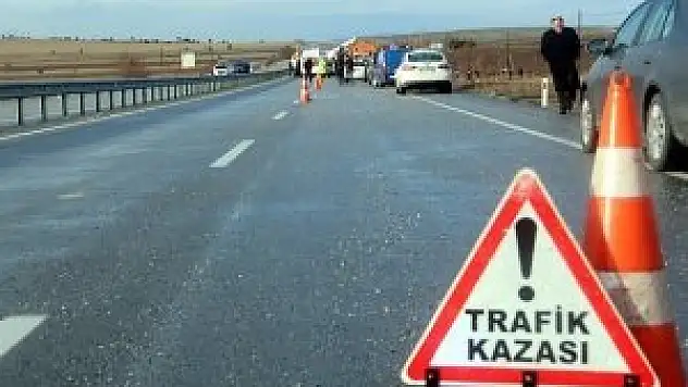 İşçiler kamyonetten düştü: 2 ölü, 4 yaralı