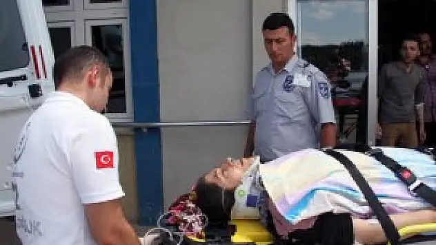 Sivas'ta otomobil devrildi: 1 ölü, 3 yaralı