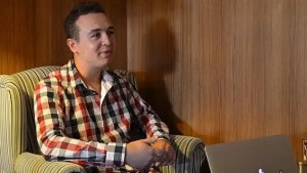 Facebook'ta bir Türk tasarımcı