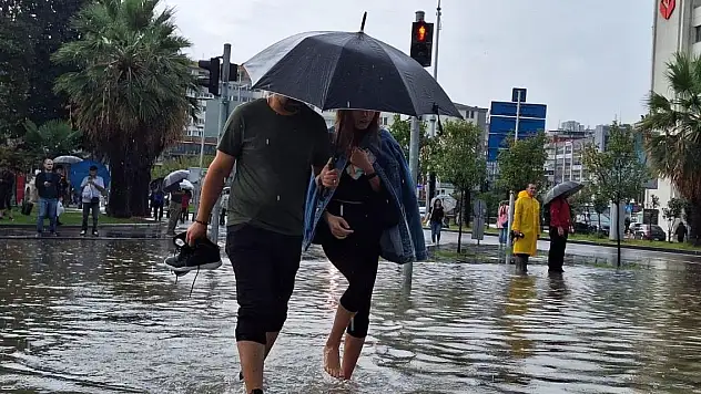 5 ile 'sarı' uyarı: Kuvvetli yağışa dikkat