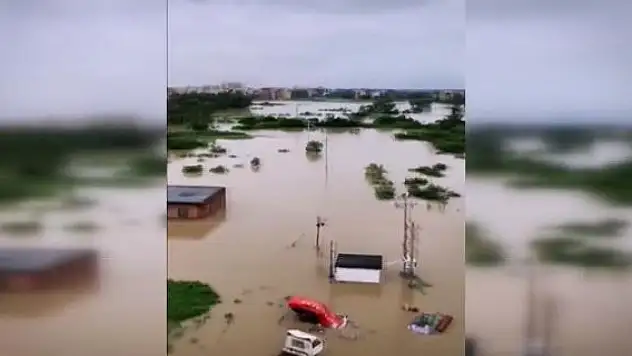 Sel ve toprak kayması can kaybına neden oldu! 7 ölü, 3 kayıp