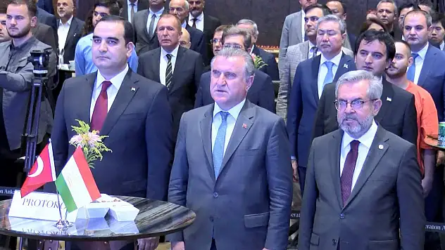 Bakan Bak, Tacikistan milli günü resepsiyonuna katıldı