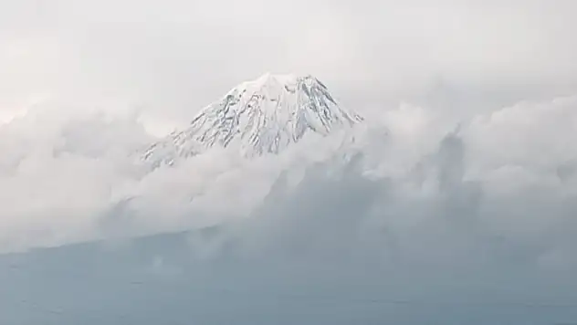 'Türkiye'nin çatısı'na mevsimin ilk karı yağdı