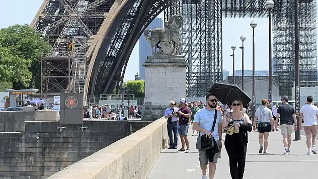 Ağustostaki sıcak hava dalgası 400 'fazladan ölüme' neden oldu