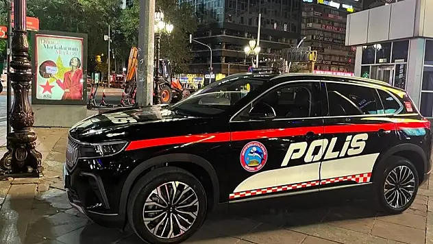 Togg markalı polis araçları Kızılay Meydanı'nda