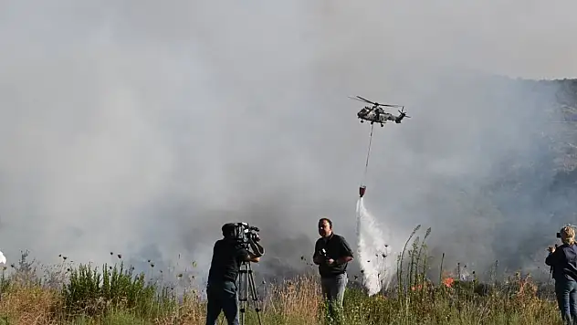 Orman yangınına müdahale eden helikopter baraja düştü