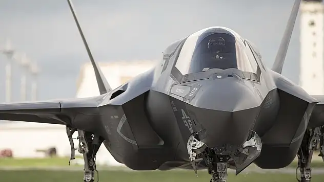 F-35 düştü,  hala bulunamadı