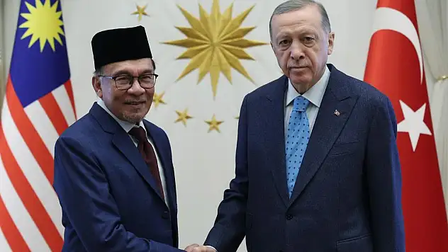 Cumhurbaşkanı Erdoğan, Malezya Başbakanı İbrahim'i kabul etti