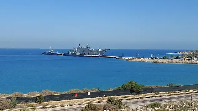 TCG Anadolu, test için Mersin'de