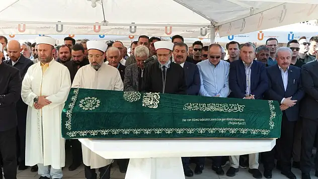 Cumhurbaşkanı Erdoğan'ın kuzeni Mehmet Mutlu son yolculuğuna uğurlandı